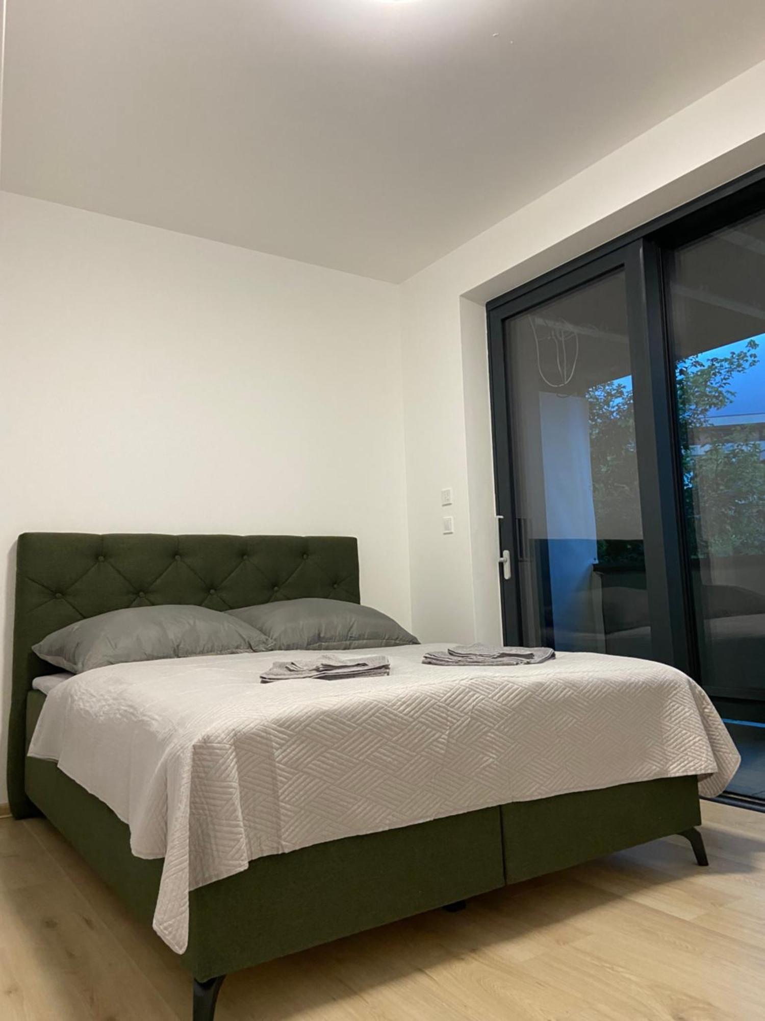 Ar Mykonos Oasis Appartement Košice Buitenkant foto