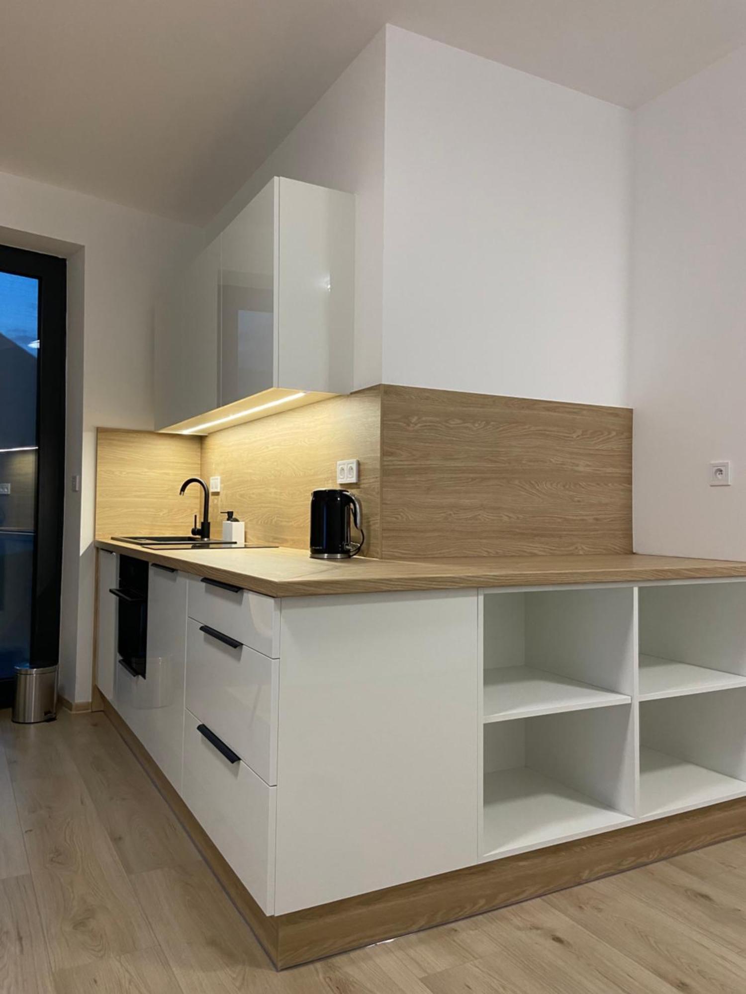 Ar Mykonos Oasis Appartement Košice Buitenkant foto