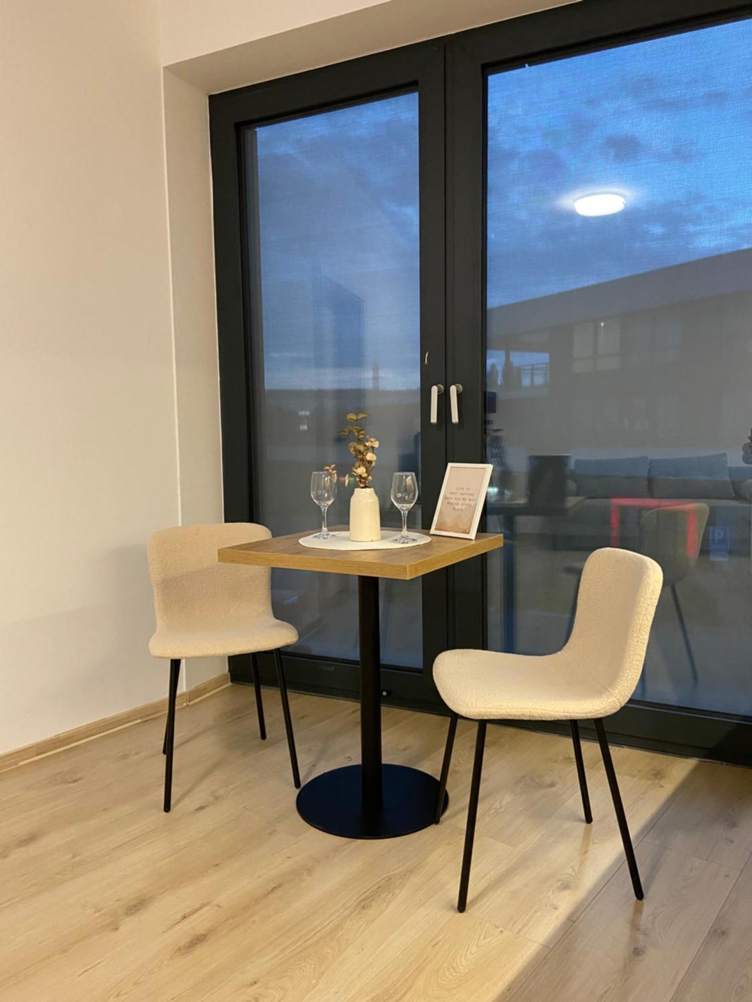 Ar Mykonos Oasis Appartement Košice Buitenkant foto
